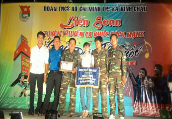 Hoạt động văn nghệ, hiến máu nhân đạo, hành quân về nguồn huyện Cù Lao Dung của Chi đoàn trung tâm