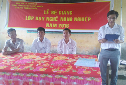 Lễ bế giảng lớp Sử dụng thuốc thú y trong chăn nuôi tại UNBD xã Hòa Đông